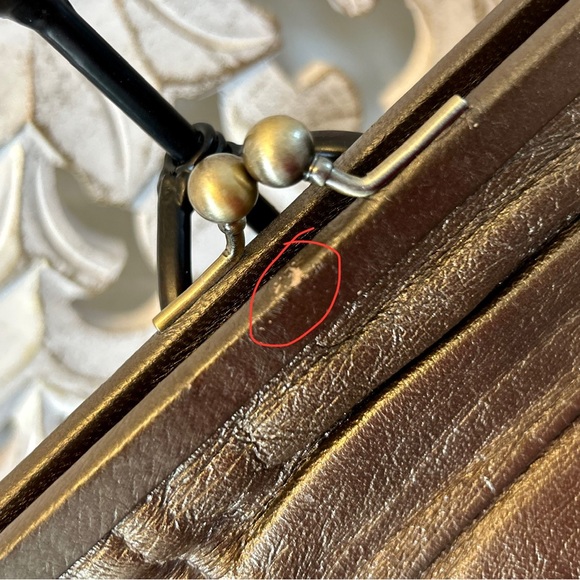🌶️ Hobo International Bronze Leather clutch. - Picture 5 of 10